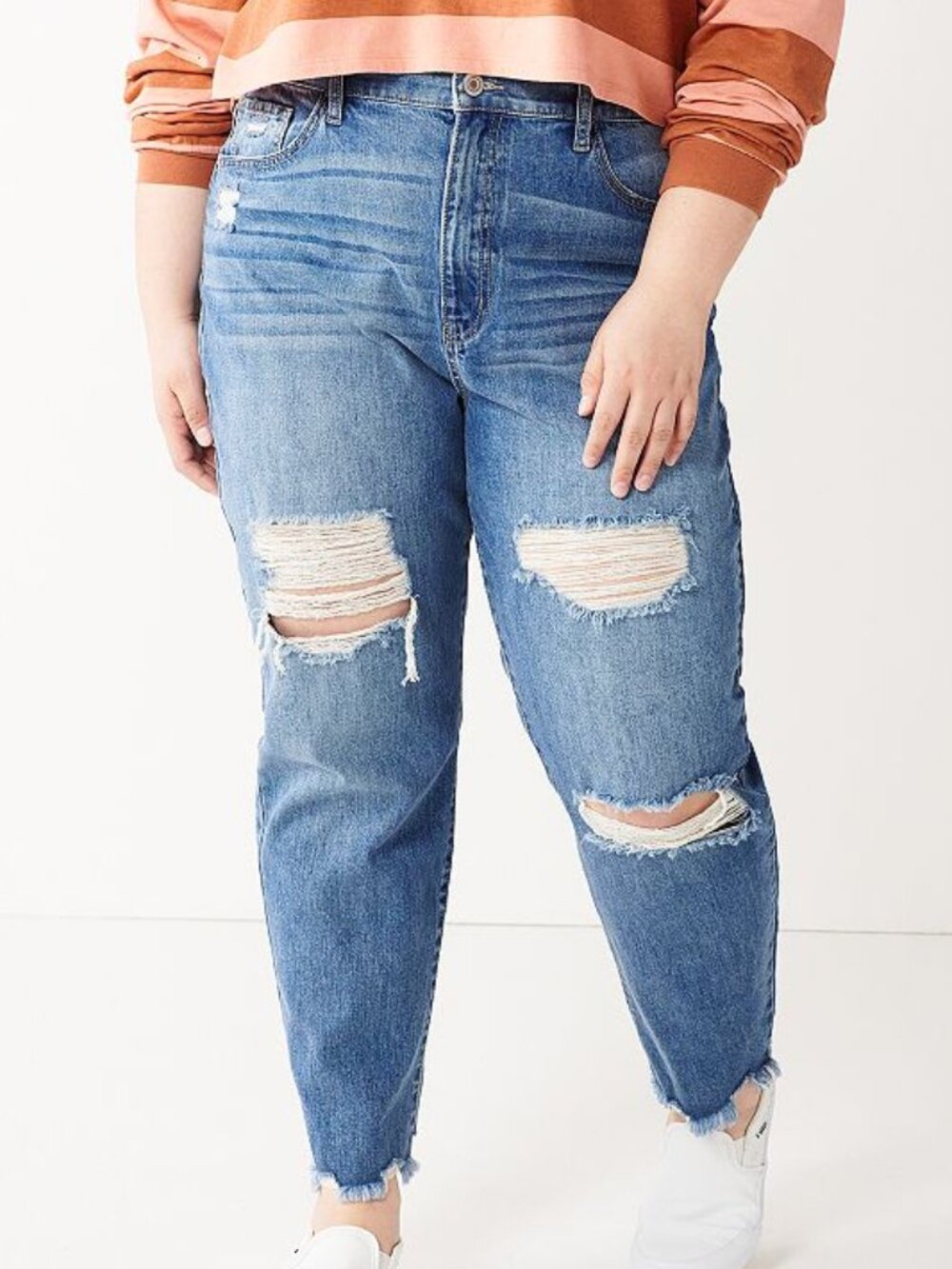 Junior's SO Plus Size High Rise Mom Jeans - Distressed Wash - 22 - NWT